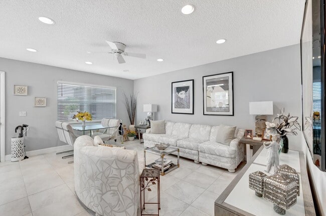 422 Normandy Ln