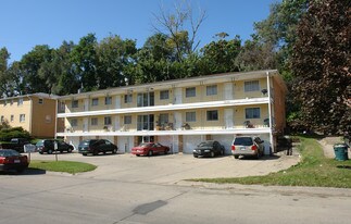 5716 S 14th St Apartamentos