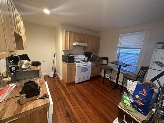 65 Pleasant St, Unit 1 in Cambridge, MA - Foto de edificio - Building Photo