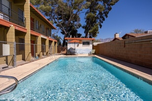 Copper House Apartments in Tucson, AZ - Building Photo