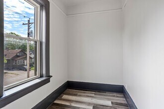 300 Sherry St in Neenah, WI - Building Photo - Building Photo