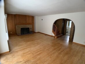 1437 S 59th St in West Allis, WI - Building Photo - Building Photo