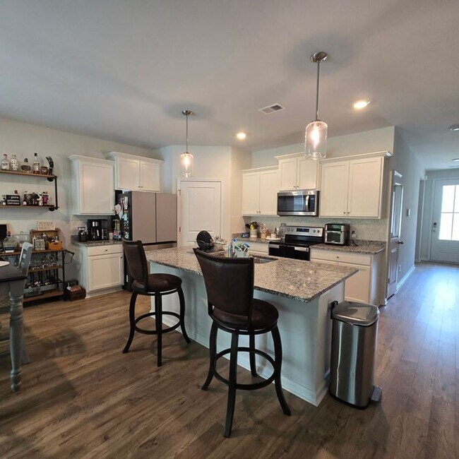 27 Coby Ln in Richmond Hill, GA - Building Photo - Building Photo