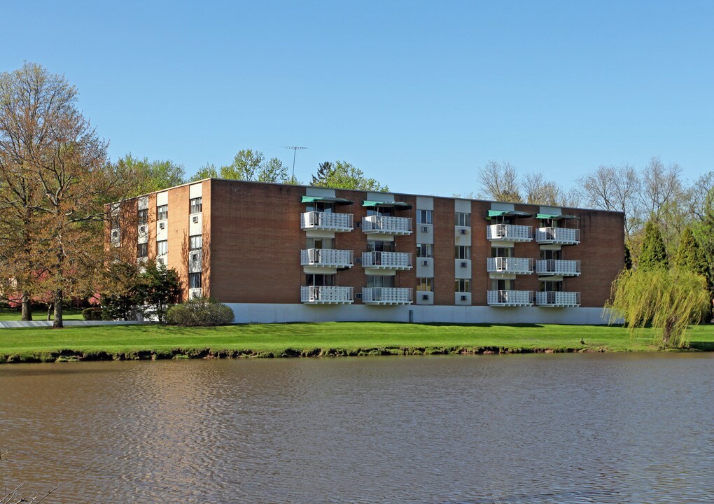 The Edgewater - 55+ Community in Canton, OH - Building Photo