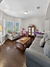 674 Red Oak Ln in Hinesville, GA - Building Photo - Building Photo