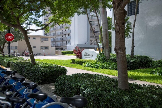 1330 West Ave in Miami Beach, FL - Building Photo - Building Photo