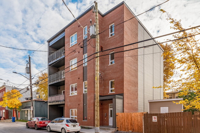 698 J.-E.-Cauchon Rue in Québec, QC - Building Photo - Primary Photo