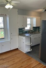 196 Wolf Ave in Wadsworth, OH - Building Photo - Building Photo