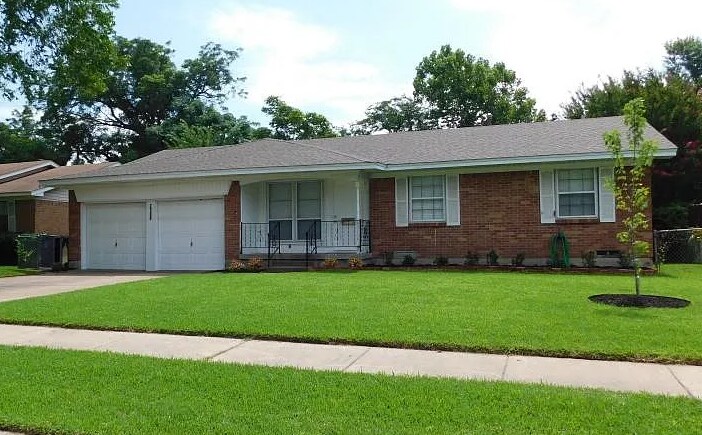 2500 Morningside Dr in Garland, TX - Building Photo