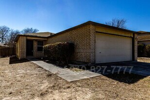 10006 Sungate Park in San Antonio, TX - Building Photo