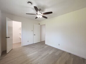 7710 Romney Rd in Houston, TX - Building Photo - Building Photo