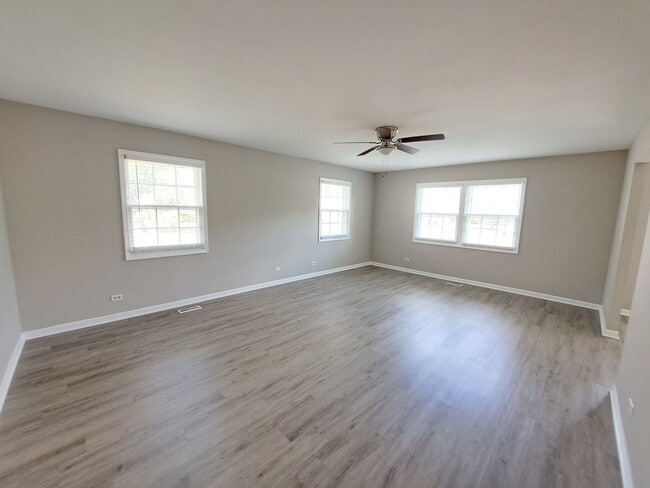 101 Emerson Dr in Schaumburg, IL - Building Photo - Building Photo
