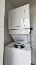 2221 NW 4th Ct, Unit 2 in Pompano Beach, FL - Building Photo - Building Photo