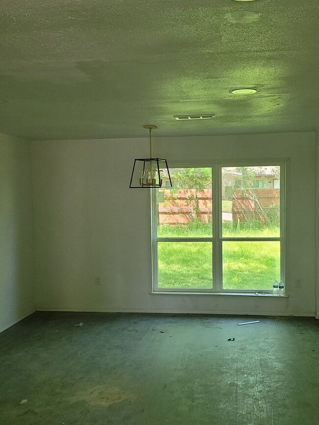 1825 Southstone Ln in Irving, TX - Foto de edificio - Building Photo