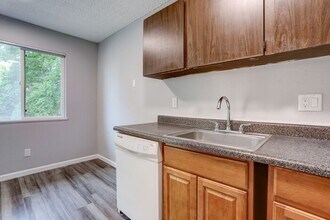 2600 SE 160th Ave in Portland, OR - Building Photo - Building Photo