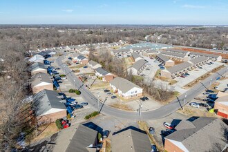 Pinebrook Apartments in Clarksville, TN - Building Photo - Building Photo