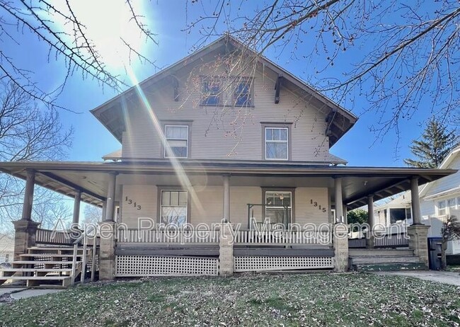 property at 1313 Division St
