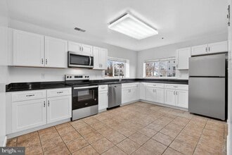 1600 Brooksquare Dr in Capitol Heights, MD - Building Photo - Building Photo