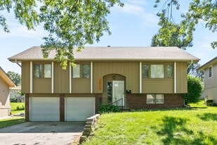 12865 Valley St in Omaha, NE - Building Photo