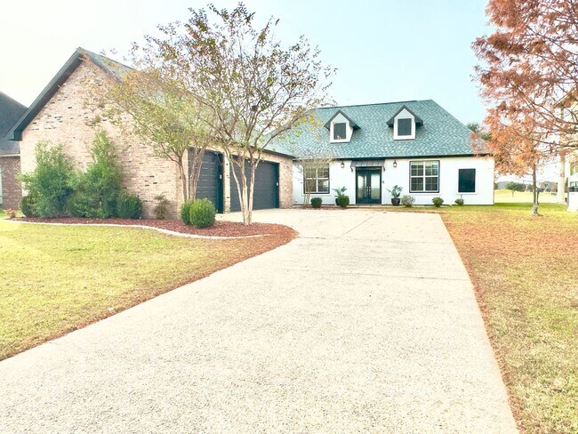 6157 Breeze Point Dr in Gonzales, LA - Building Photo - Building Photo