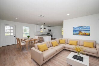 4710 Hershe St in Houston, TX - Building Photo - Building Photo
