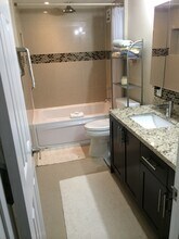 111 Briny Ave, Unit #2012 in Pompano Beach, FL - Foto de edificio - Building Photo