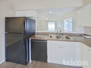 4432 Country Hills Blvd, Unit 4-405 in Plant City, FL - Building Photo - Building Photo