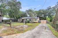 16 Oak Forest Dr in Charleston, SC - Foto de edificio - Building Photo