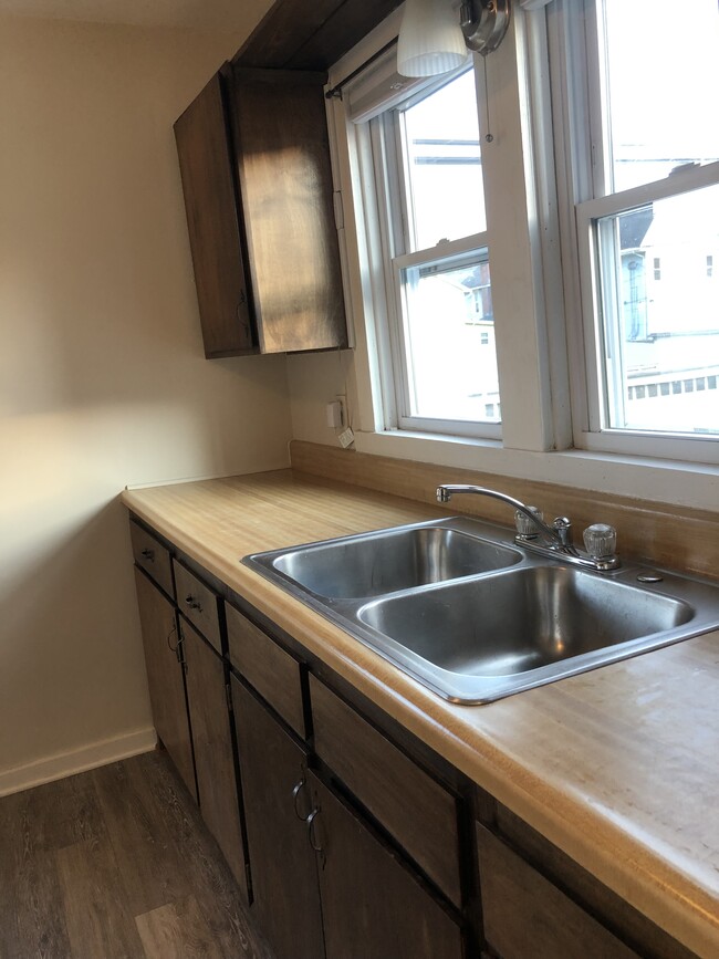 728 W 3rd St in Lock Haven, PA - Foto de edificio - Building Photo