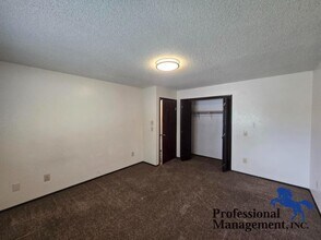 1361 Easy St in Billings, MT - Foto de edificio - Building Photo