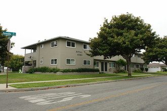 Royal Arms Apartments in Salinas, CA - Building Photo - Building Photo