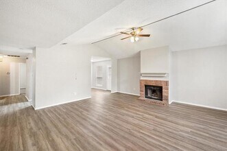 1217 Hidden Creek Dr in Mansfield, TX - Building Photo - Building Photo