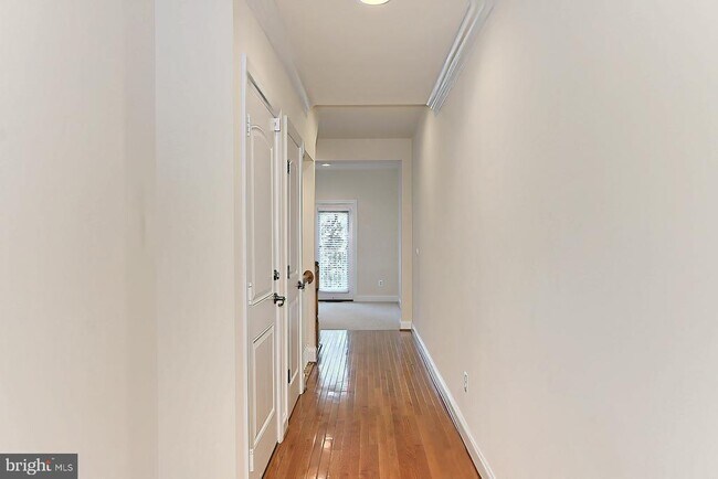 22219 Falling Terrace in Ashburn, VA - Building Photo - Building Photo