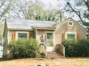 2053 Monroe St, Unit 2053 in Wilmington, NC - Foto de edificio - Building Photo