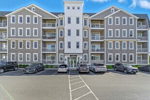 320 Middlesex Ave, Unit A202 in Medford, MA - Building Photo