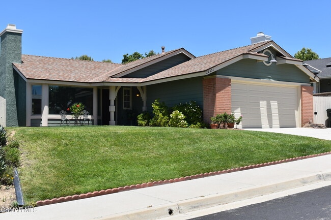 22551 Honnold Dr in Santa Clarita, CA - Foto de edificio - Building Photo