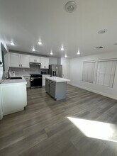 7219 Huckaby Ave in Las Vegas, NV - Building Photo - Building Photo