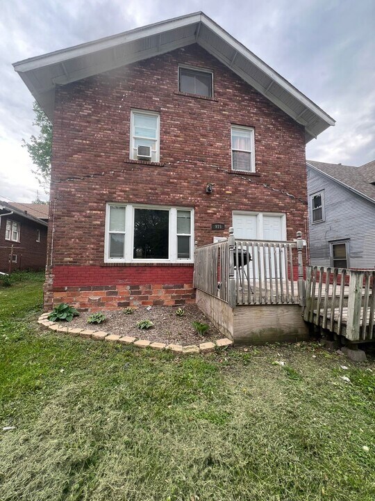 915 5th Ave N, Unit 915 5th Ave North #1 in Fort Dodge, IA - Building Photo
