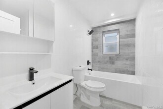 161 Beach 25th St in Queens, NY - Building Photo - Building Photo