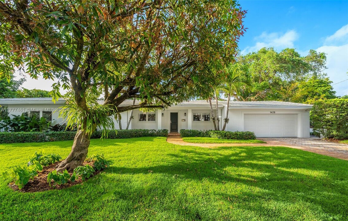 1428 Trillo Ave in Coral Gables, FL - Building Photo