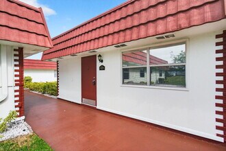 213 Waterford Cresent in Delray Beach, FL - Building Photo - Building Photo