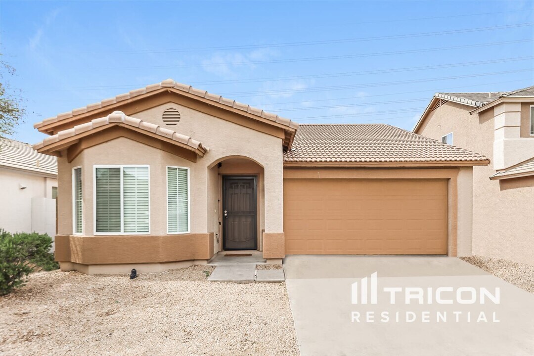 9545 W Heber Rd in Tolleson, AZ - Building Photo