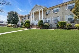 Cheryl Gardens in Roselle, NJ - Building Photo - Building Photo