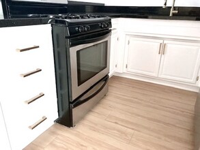 827 7th St in Santa Monica, CA - Building Photo - Building Photo