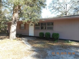 3705 Shoreline Dr in Tallahassee, FL - Building Photo