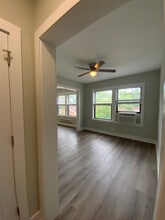 725 Saint Johns Ave, Unit 18 in Highland Park, IL - Foto de edificio - Building Photo