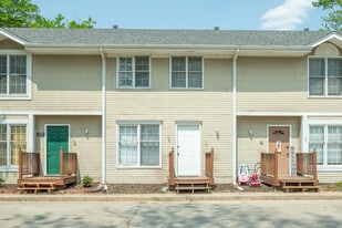 675 Ashworth Dr, Unit 3