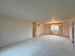 1913 W Clarewood Ave in Peoria, IL - Building Photo - Building Photo