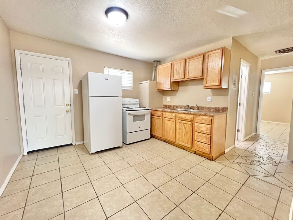 435 Texas St NE-Unit -Unit 3 in Albuquerque, NM - Building Photo