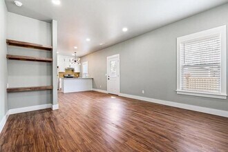21 W 5th St in Fayetteville, AR - Building Photo - Building Photo